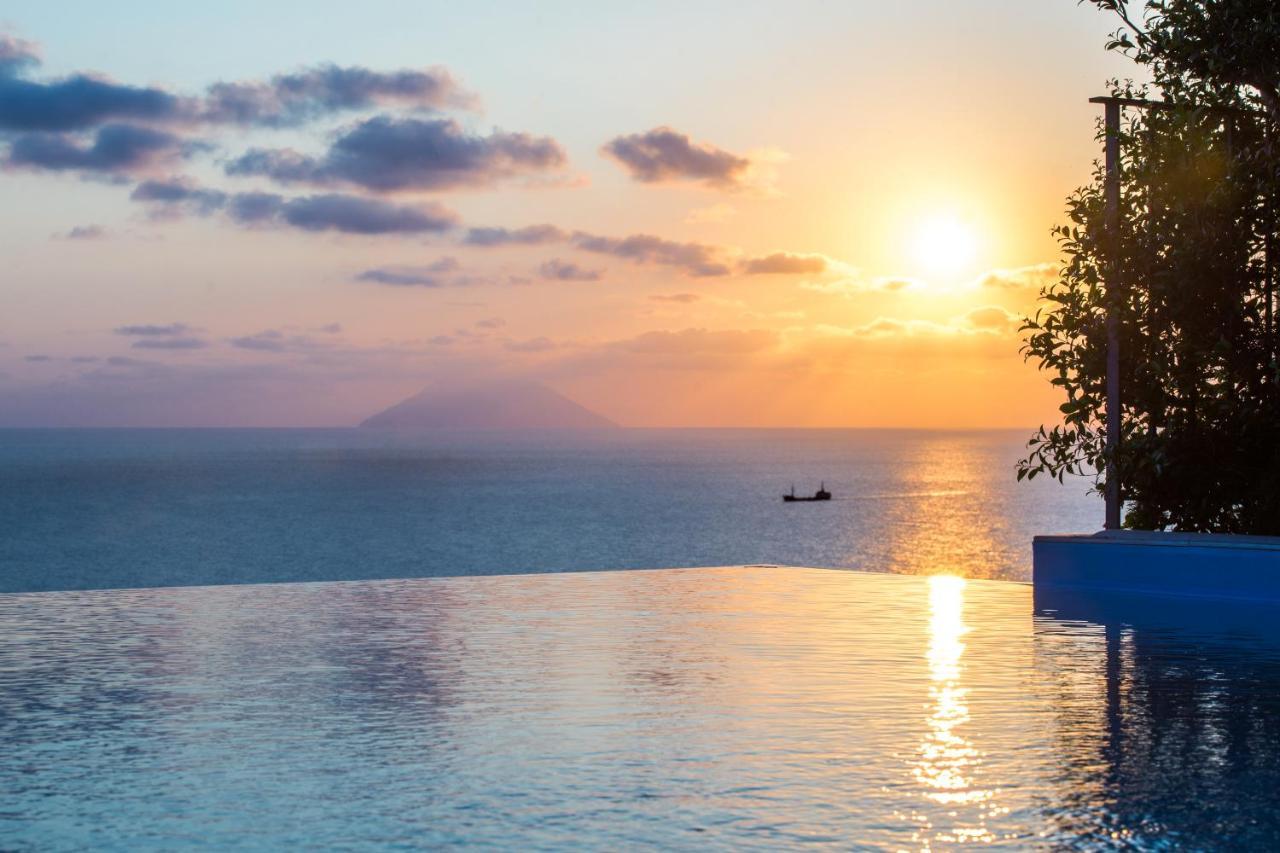 Hotel Ravesi มาลฟา ภายนอก รูปภาพ